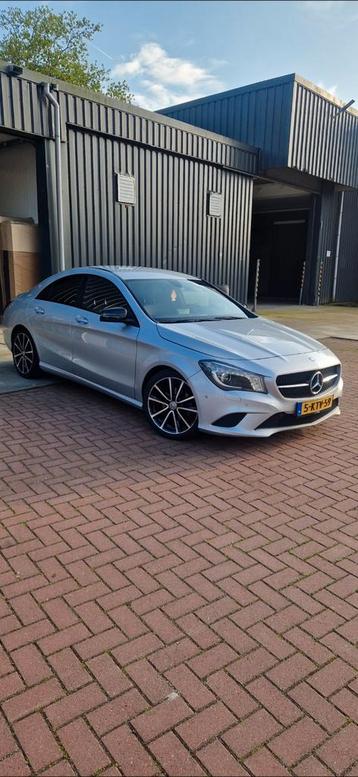 Mercedes CLA 180 Ambition Xenon - Leder - Navi -Night pakket beschikbaar voor biedingen