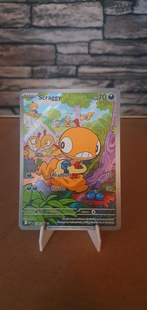 Pokémon White Flare Scraggy Illustration Rare #138/#086, Hobby en Vrije tijd, Verzamelkaartspellen | Pokémon, Nieuw, Losse kaart