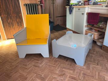 Rietveld de Stijl stoel met tafeltje beschikbaar voor biedingen