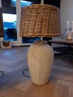 ZGAN 2x grote beton stenen lamp met rieten lampenkap, Huis en Inrichting, Lampen | Lampenkappen, Zo goed als nieuw, Ophalen