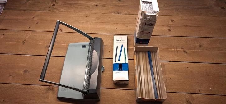GBC CombBind Inbindmachine + accessoires, Diversen, Bureau-accessoires, Gebruikt, Ophalen of Verzenden