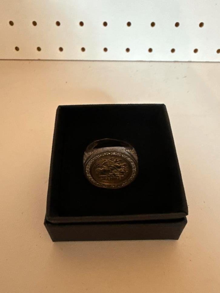 Ring Sint Joris en de draak - Bijzonder sieraad!, Sieraden, Tassen en Uiterlijk, Ringen, Gebruikt, Dame of Heer, 19 tot 20, Goud
