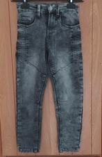 Stoere grijze broek van Young Idols - Maat 128, Kinderen en Baby's, Kinderkleding | Maat 128, Zo goed als nieuw, Ophalen, Broek