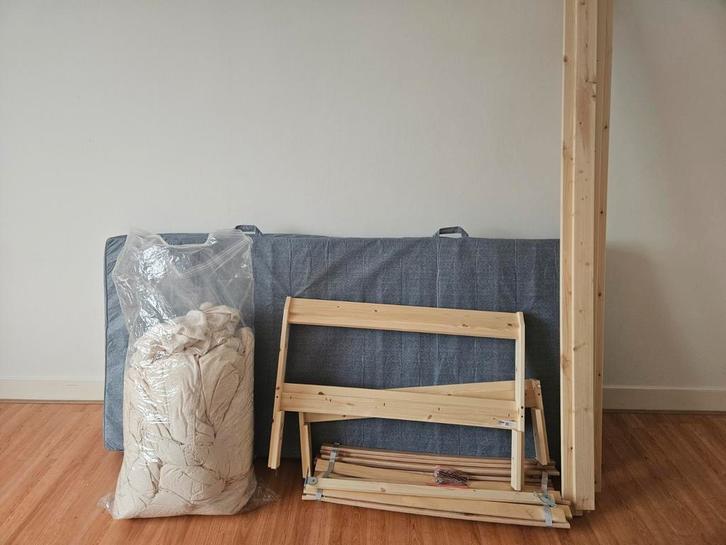 New Ikea bed with mattress, Huis en Inrichting, Slaapkamer | Bedden, Zo goed als nieuw, Eenpersoons, Hout, Ophalen