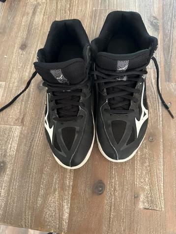 Korfbalschoenen 38.5 beschikbaar voor biedingen