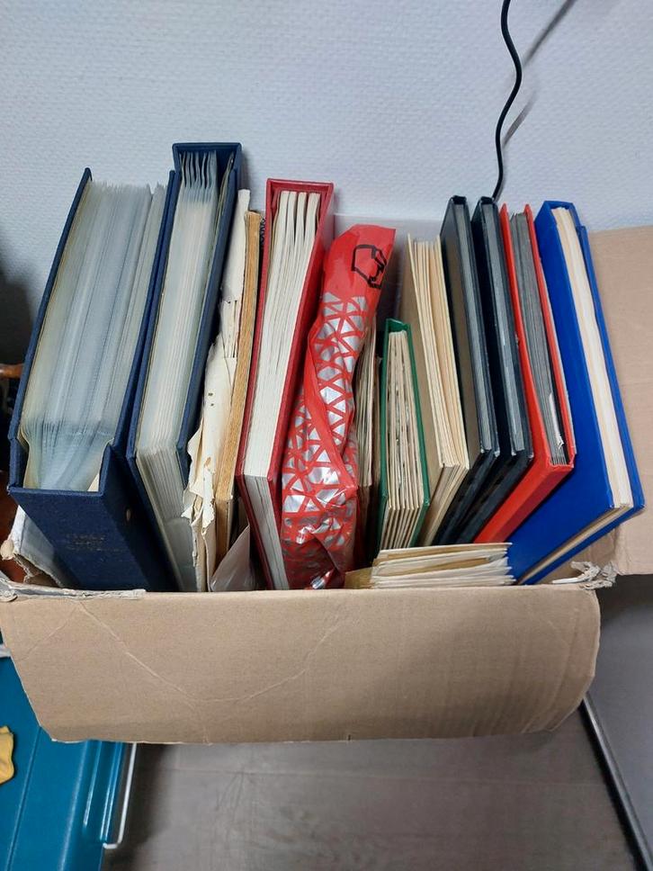 Postzegelcollectie Nederland & Wereld, Postzegels en Munten, Postzegels | Volle albums en Verzamelingen, Nederland en Buitenland