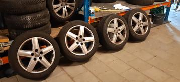 Audi Velgen 17 inch met Winterbanden beschikbaar voor biedingen