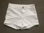 Witte, wat hogere, korte broek maat 36., Kleding | Dames, Spijkerbroeken en Jeans, H&M, Wit, Nieuw, Ophalen of Verzenden