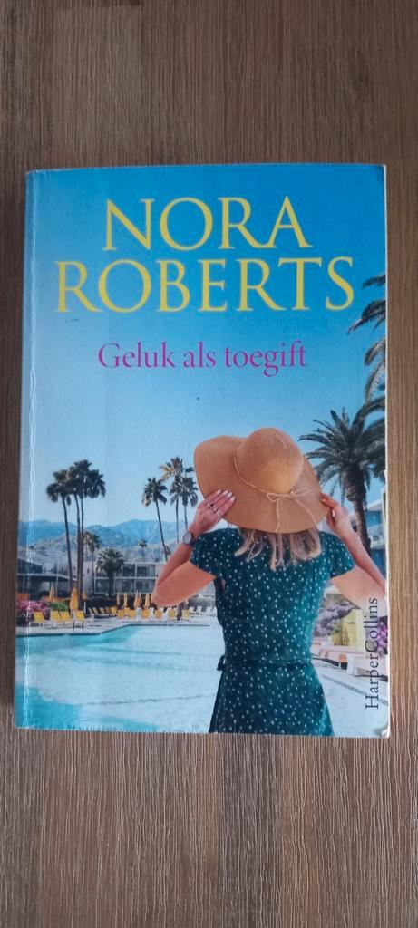 Nora Roberts - Geluk als toegift, Boeken, Romans, Gelezen, Ophalen of Verzenden