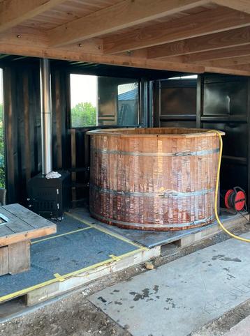 Hottub van hout met kachel te koop! beschikbaar voor biedingen