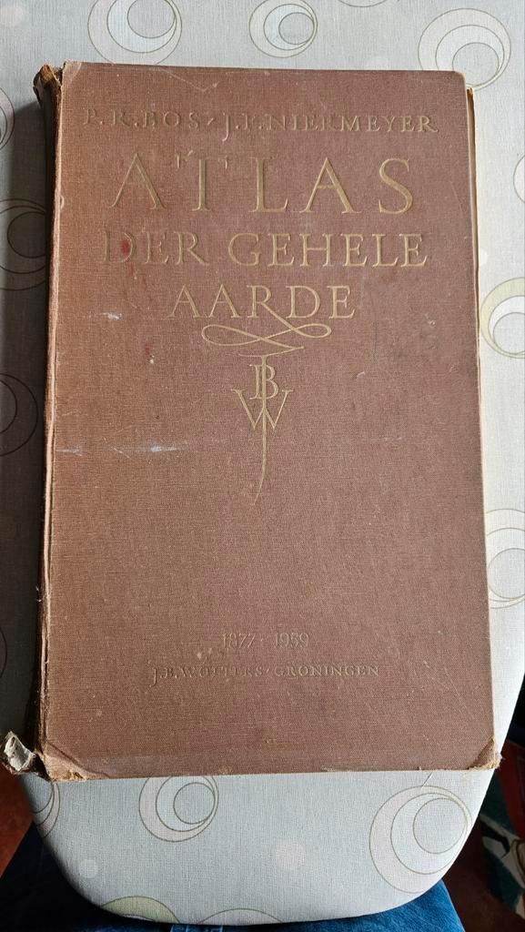 Oude Atlas der Gehele Aarde - 1959, Boeken, Atlassen en Landkaarten, Gelezen, Bosatlas, Wereld, 1800 tot 2000, Ophalen of Verzenden