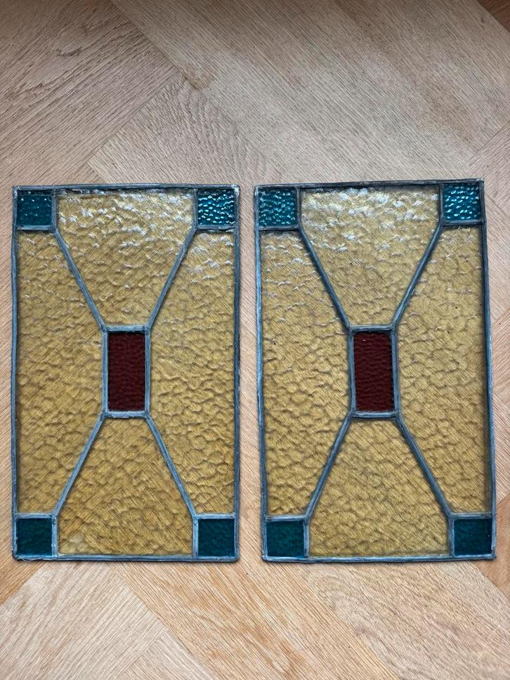 Glas in lood, antiek, 2 stuks, Doe-het-zelf en Verbouw, Glas en Ramen, Minder dan 80 cm, Glas in lood, Ophalen of Verzenden