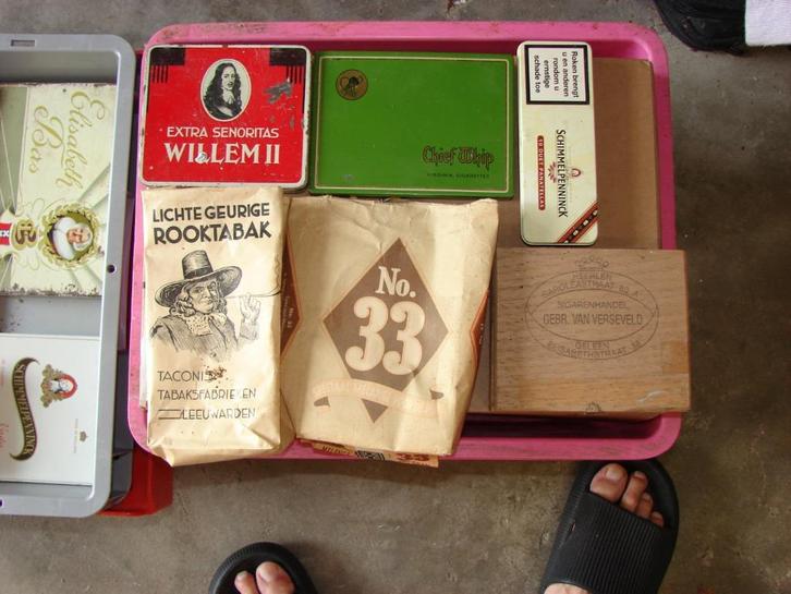 diverse oude sigaren/sigaretten doosjes/blikjes, Verzamelen, Rookartikelen, Aanstekers en Luciferdoosjes, Gebruikt, Tabaksdoos of Verpakking
