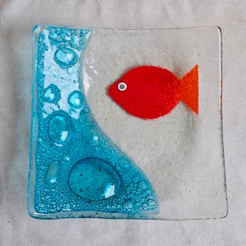 Vintage schaaltje glasfusion vis beschikbaar voor biedingen