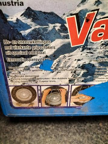 3 paar sneeuwkettingen  beschikbaar voor biedingen
