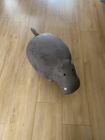 Dierenkrukje krukje poef Nijlpaard beschikbaar voor biedingen