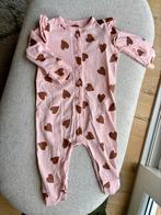 Z8 • Santiago babypakje  met ruches en hartjes print • mt 62, Kinderen en Baby's, Babykleding | Maat 56, Nacht- of Onderkleding