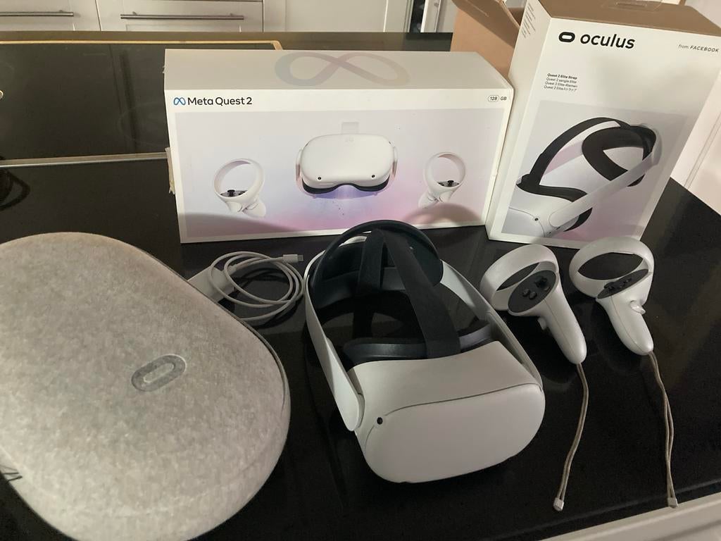 Meta Quest 2 128GB + Elite Strap, Case & Link Kabel, Spelcomputers en Games, Ophalen of Verzenden, Zo goed als nieuw, Pc