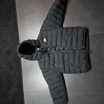 Nike unisex winterjas beschikbaar voor biedingen