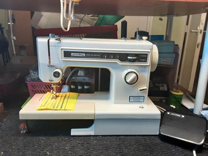 LEWENSTEIN/PRIVILEGE NAAIMACHINE MODEL 518-Q, Hobby en Vrije tijd, Naaimachines en Toebehoren, Gebruikt, Naaimachine, Overige merken