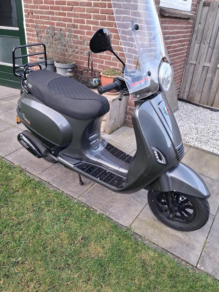 Snorscooter GTS toscane  exclusieve, Fietsen en Brommers, Snorfietsen en Snorscooters, Ophalen of Verzenden, Zo goed als nieuw