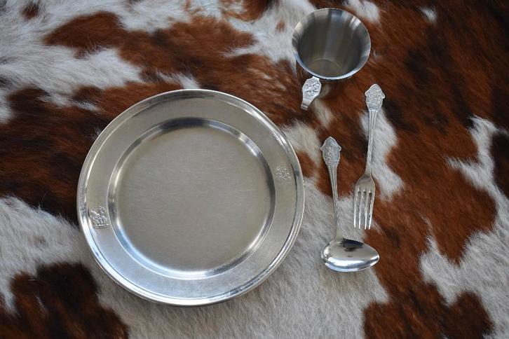 Sola Tom Poes kinderservies - kinder bestek setje 4 delig, Antiek en Kunst, Antiek | Bestek, Ophalen of Verzenden