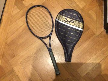 Tennisracket in uitstekende staat incl beschermhoes beschikbaar voor biedingen