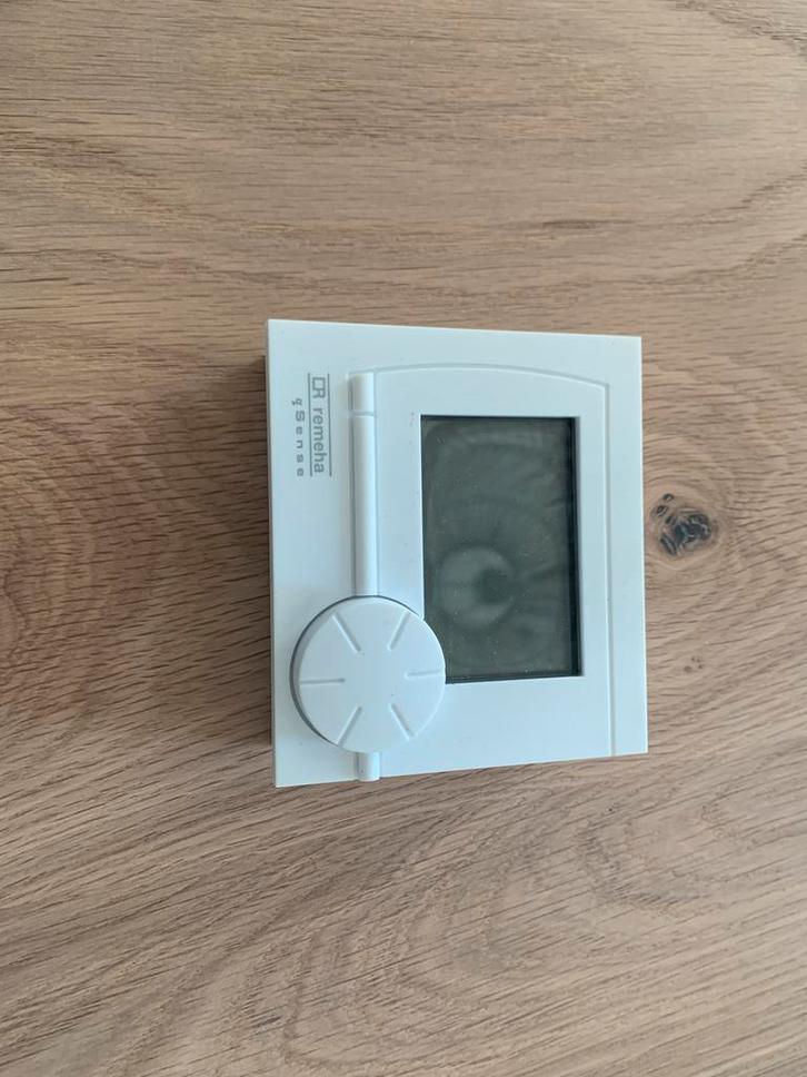 Remeha Kamerthermostaat - Perfecte Temperatuur!, Doe-het-zelf en Verbouw, Thermostaten, Zo goed als nieuw, Ophalen of Verzenden