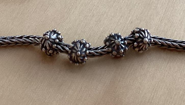 Trollbeads Stille Bloem, Sieraden, Tassen en Uiterlijk, Bedels, Zo goed als nieuw, Trollbeads, Zilver, Ophalen of Verzenden