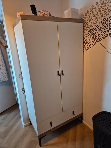 Complete baby/juniorkamer Strips van het merk Interbaby beschikbaar voor biedingen