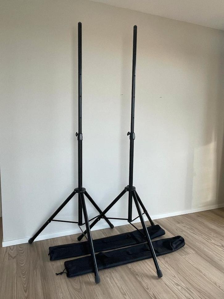 set 2x geluid/licht-statief K&M 21435 met draagtassen, Muziek en Instrumenten, Standaards, Gebruikt, Muziekstandaard, Licht of Laser
