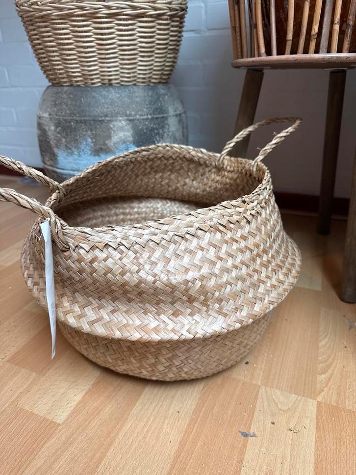 Rieten Mand met Handvatten - Nieuwstaat!, Huis en Inrichting, Woonaccessoires | Schalen en Manden, Zo goed als nieuw, Mand, Rond
