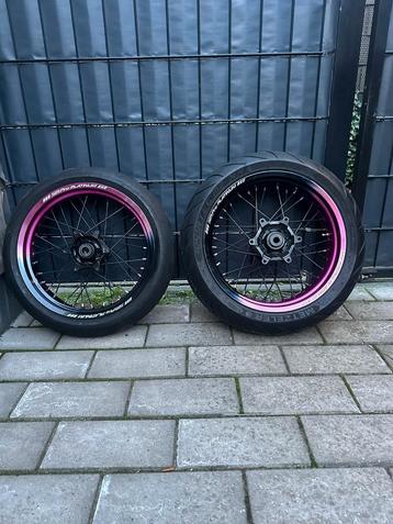 Supermoto wielenset beschikbaar voor biedingen
