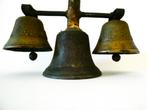 Handbel schoolbel bel 3 bellen aan 1 handvat met luide klank, Antiek en Kunst, Curiosa en Brocante, Ophalen of Verzenden