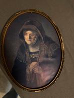 Oude dame portret in lijst, Ophalen of Verzenden, Gebruikt, Beeldje of Buste