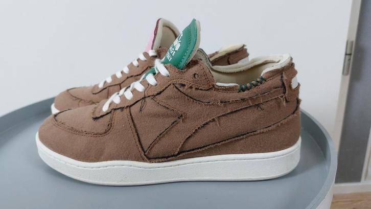 Sneakers Diadora Heritage NIEUW, Kleding | Heren, Schoenen, Nieuw, Sneakers of Gympen, Bruin, Ophalen of Verzenden