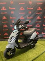 Piaggio Zip 2023 Brom! SP Nardo Grey Alpha Led Garantie!, Fietsen en Brommers, Scooters | Piaggio, Zip, Ophalen of Verzenden, Benzine