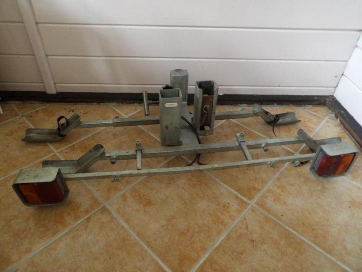 fietsendrager voor 2 fietsen incl bevestigings beugel trekha, Auto diversen, Fietsendragers, Gebruikt, Trekhaakdrager, 2 fietsen