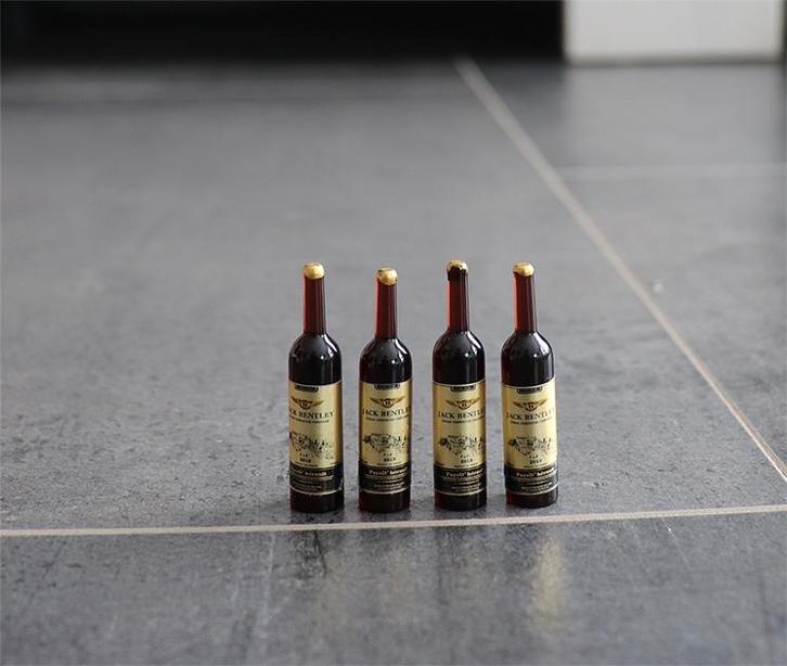 Flesje in miniatuur nieuw 1:6 Barbie Blythe, Verzamelen, Poppenhuizen en Toebehoren, Nieuw, Decoratie, Ophalen of Verzenden