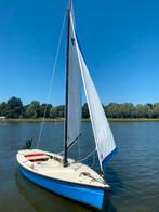 Polyvalk met Mercury motor 4pk, Watersport en Boten, Zeilen en Zeiltoebehoren, Ophalen, 6 meter of meer, Gebruikt, Minder dan 15 m²