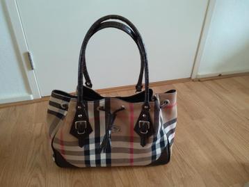 Burberry-style handtas, in nieuwstaat. beschikbaar voor biedingen