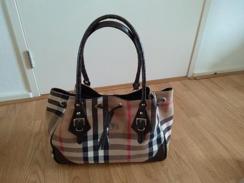 Burberry-style handtas, in nieuwstaat., Sieraden, Tassen en Uiterlijk, Tassen | Damestassen, Zo goed als nieuw, Handtas, Beige