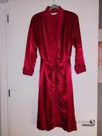 Rode satijnen duster mt S met fleece, Kleding | Dames, Ophalen of Verzenden, Zo goed als nieuw