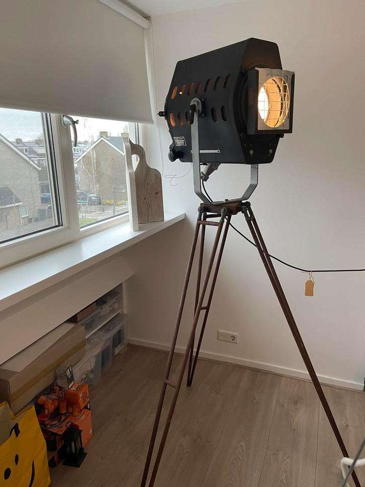 Siemens Schuckert theaterlamp op statief, Huis en Inrichting, Lampen | Vloerlampen, Zo goed als nieuw, 150 tot 200 cm, Metaal