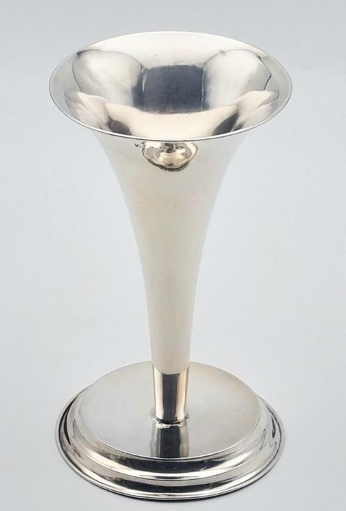 1000. Zilveren vaas Art Deco N.V. Zilverfabriek, 1928, Antiek en Kunst, Antiek | Goud en Zilver, Zilver, Ophalen of Verzenden