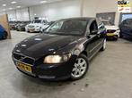 Volvo S40 1.8 Momentum / NETTE AUTO / RIJDT SCHAKELT GOED /, Voorwielaandrijving, 125 pk, Gebruikt, 4 cilinders
