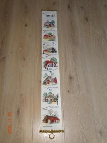 Handgeborduurd schellekoord met koperen ornamenten beschikbaar voor biedingen