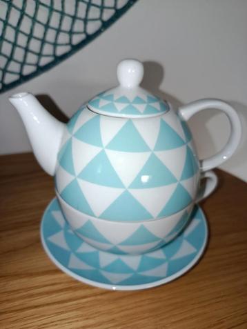 Tea for one set, theepot, schotel en kopje,  beschikbaar voor biedingen
