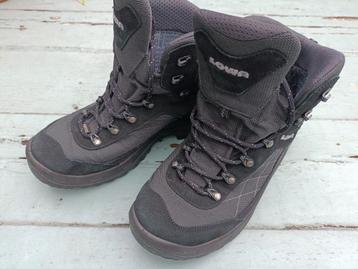 Lowa wandelschoenen Taurus GTX mid maat 42.5 Gore-Tex beschikbaar voor biedingen