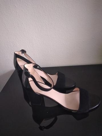 Clarks open schoen hoge hak lakleer & suède enkelband 9 = 43 beschikbaar voor biedingen